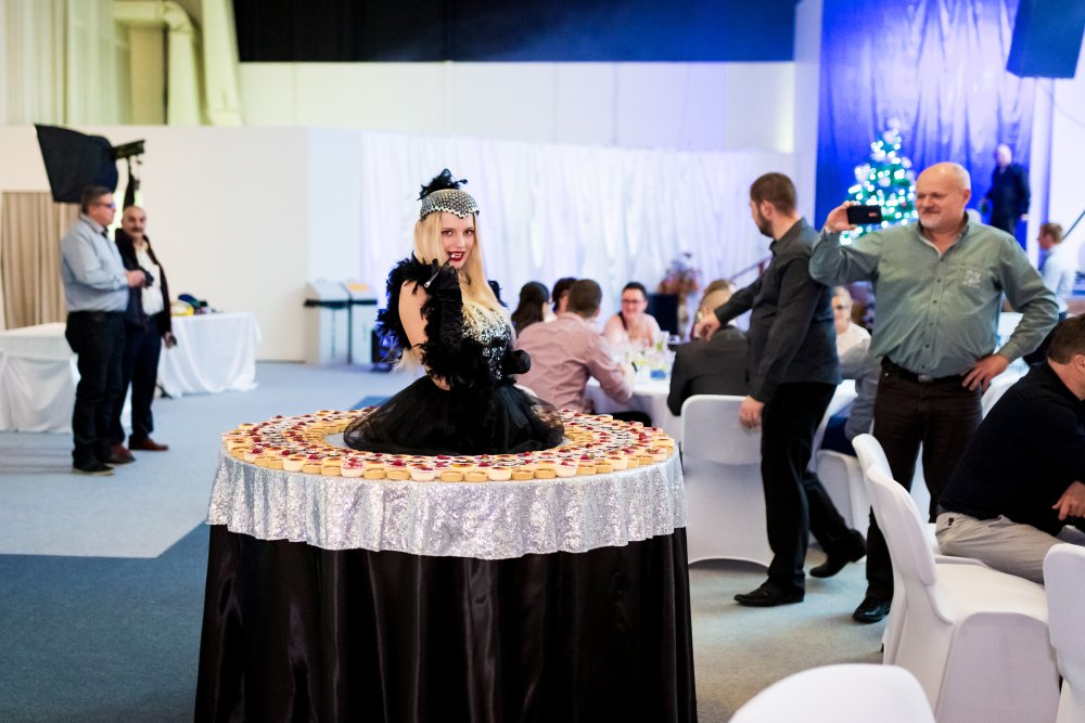 Živý stôl / Show Table